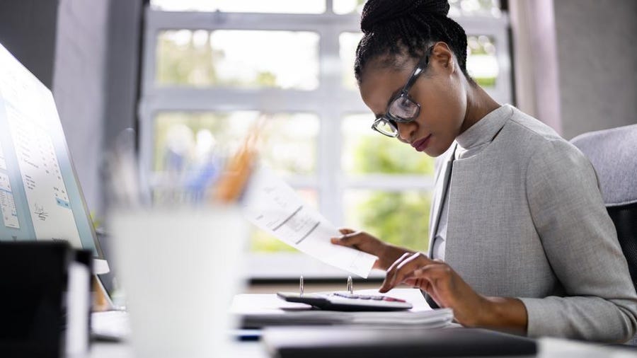 female accountant