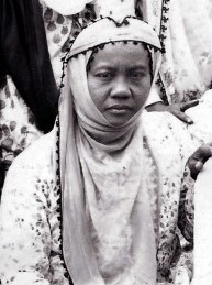 Siti Munjiyah (1896-1955)