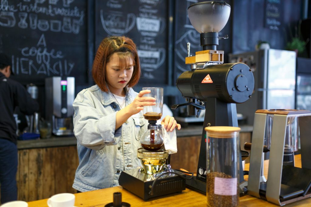 pekerjaan sampingan di malam hari barista