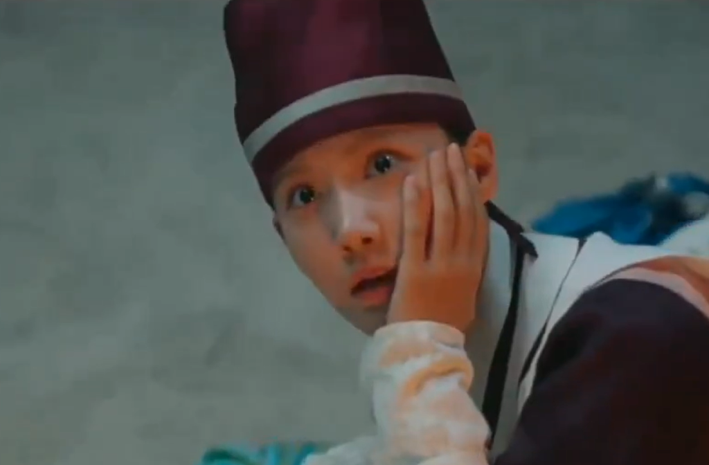 Perubahan Warna Hanbok Ji Young di Bon Appetit, Your Majesty