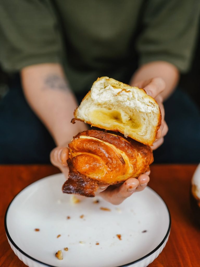salt bread enak di jakarta Daribu Kamaja