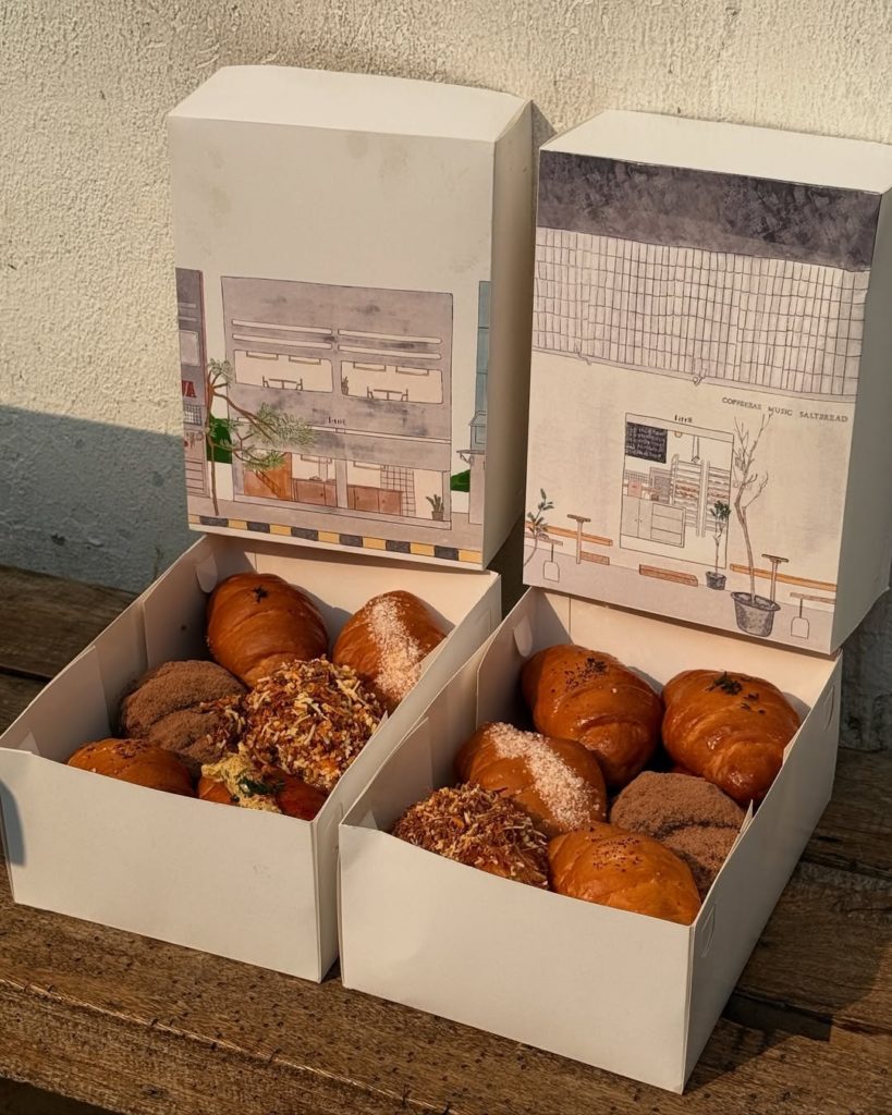 salt bread enak di jakarta  Little Salt Bread