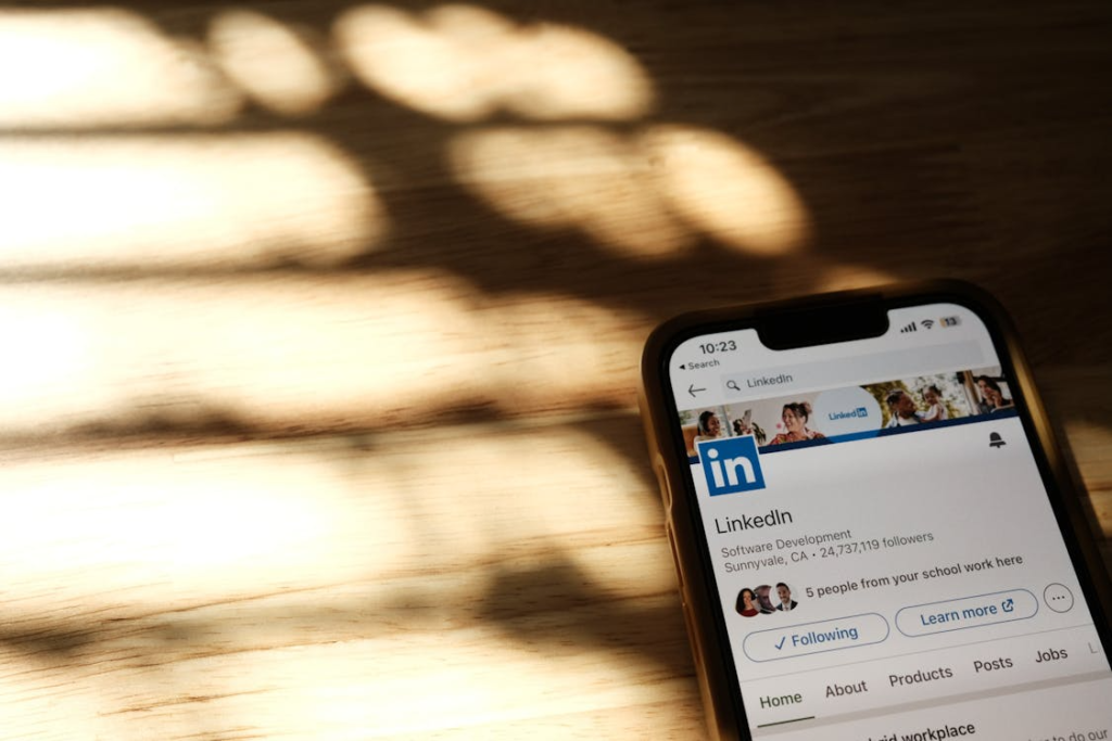 Kenapa Kolom About di LinkedIn Itu Penting?