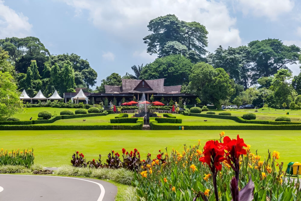 Wisata Dekat Stasiun Bogor