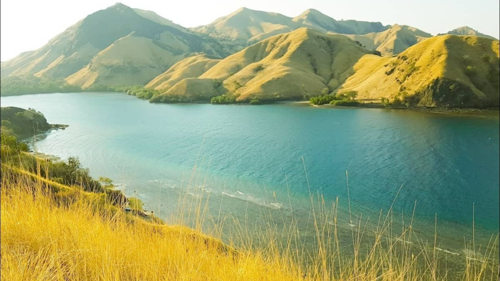 Tempat Wisata Tersembunyi di Indonesia 2026
