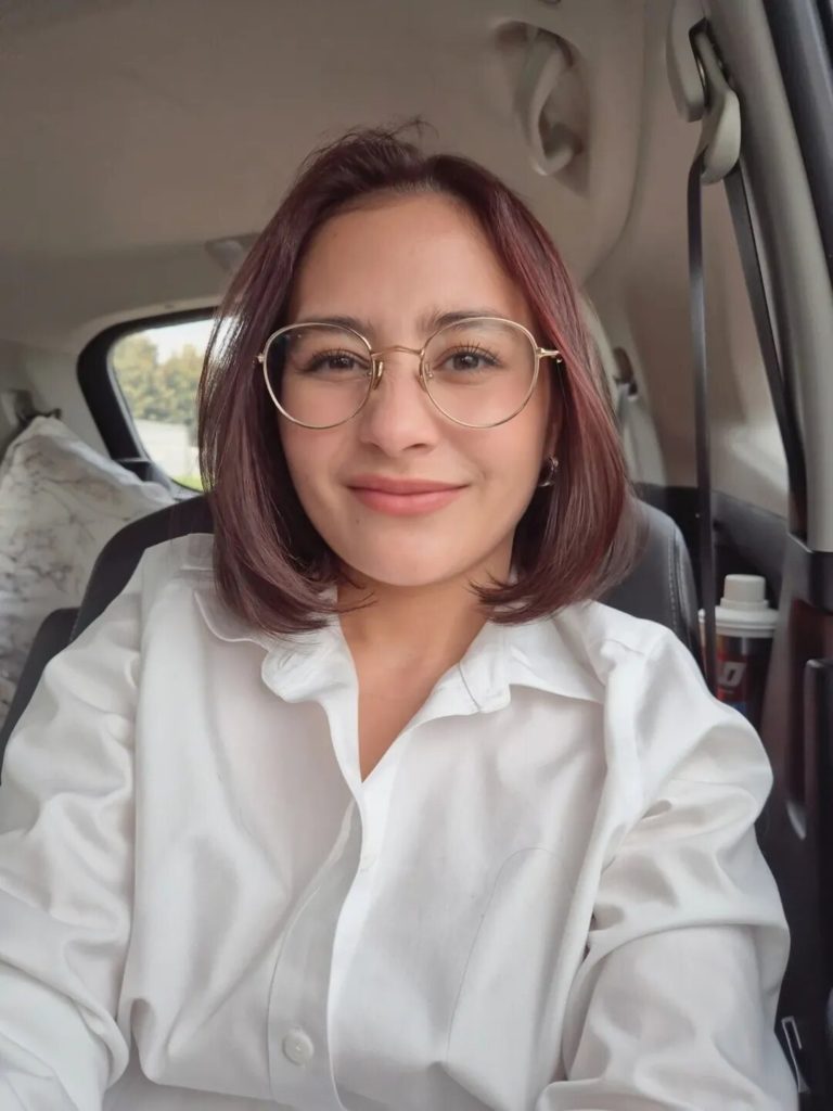 Profil Singkat Prilly Latuconsina