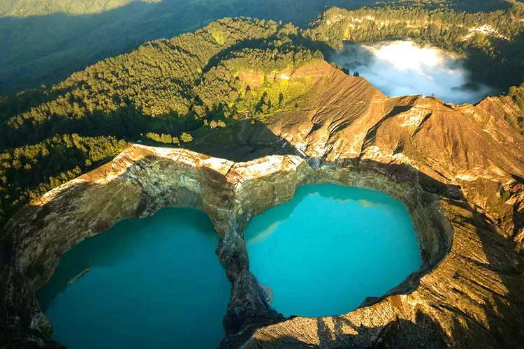 Wisata Alam Indonesia yang Wajib Masuk Bucket List 2026