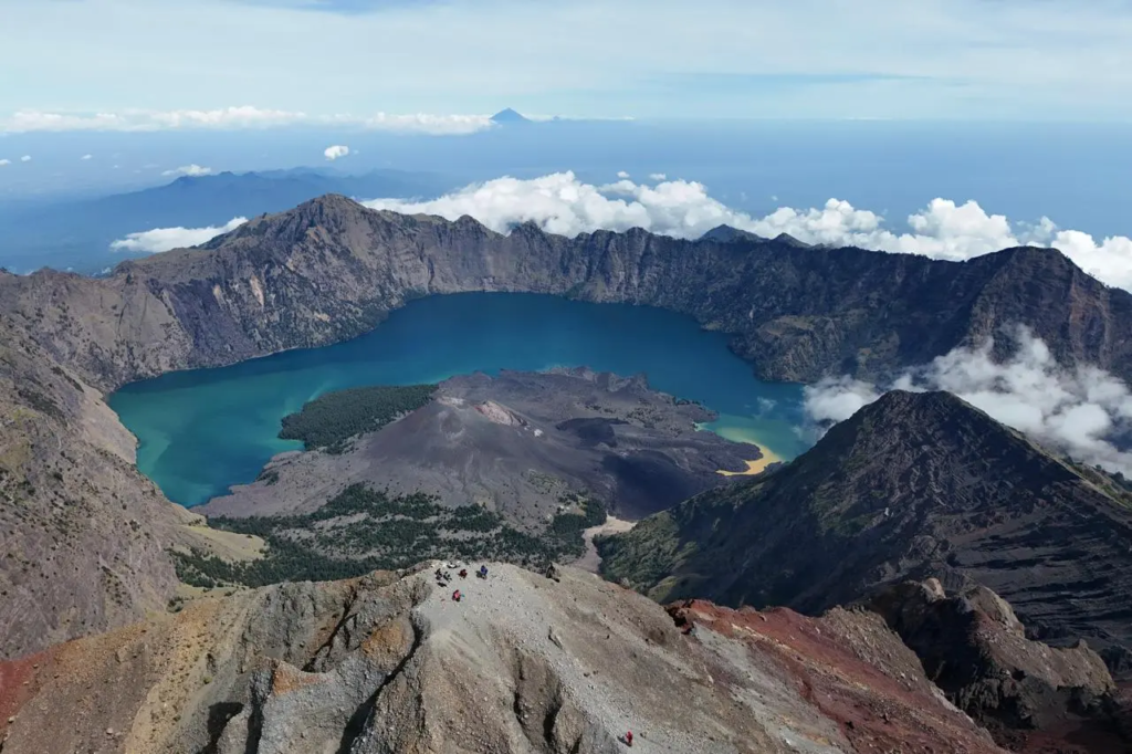 Wisata Alam Indonesia yang Wajib Masuk Bucket List 2026