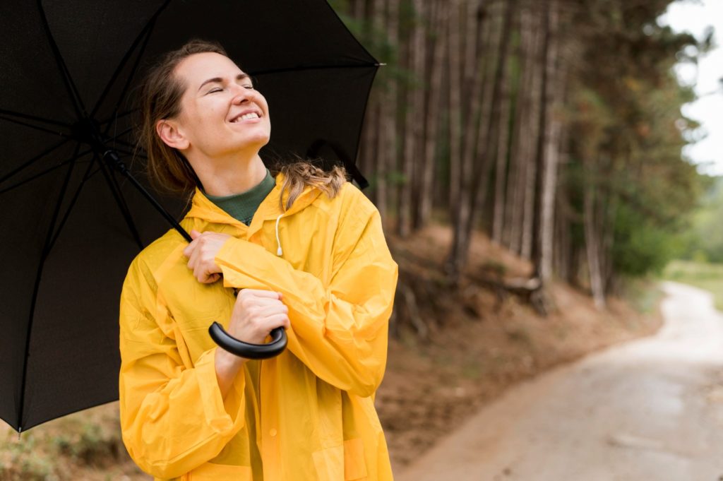 Cara Simpel Biar Tetap Ngerasa Mood di Musim Hujan
