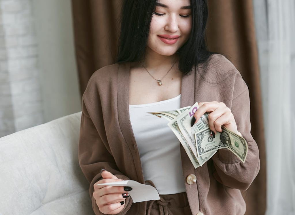 Kenapa Bad Money Habits Sering Enggak Terasa?