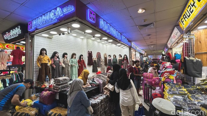 Tempat Beli Baju Lebaran 2026 di Jakarta Pasar Tanah Abang (Blok A)
