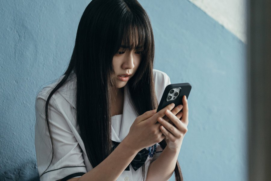 Kang Mi Ma sebagai Lim Na Ri