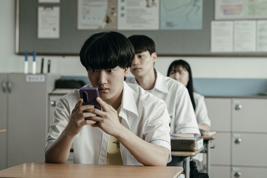 Lee Hyo Je sebagai Choi Hyeong Wook