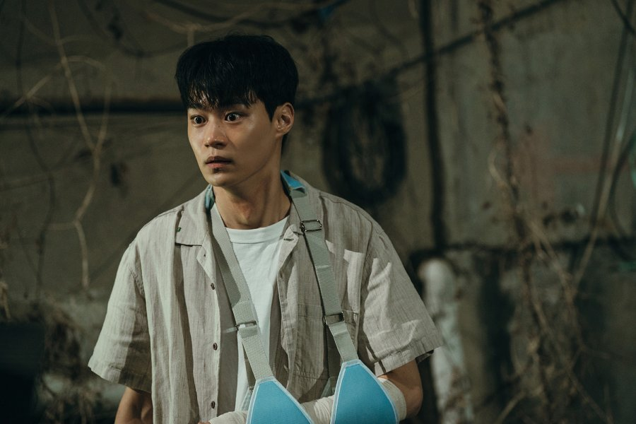 Hyun Woo Seok sebagai Kang Ha Joon