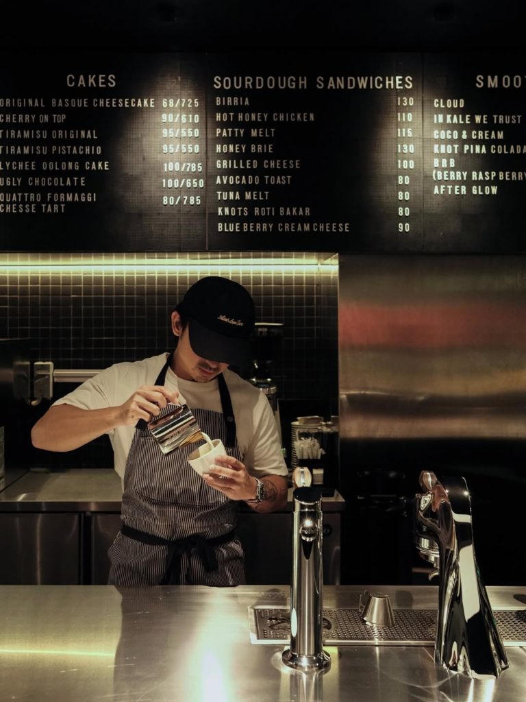 Kopi Mont Blanc di Jakarta KNOTS Kemang