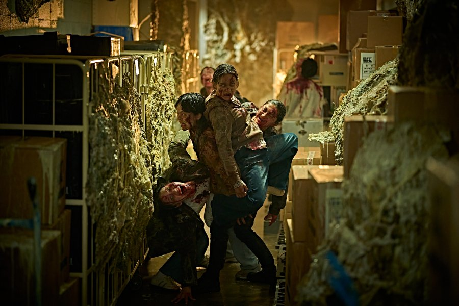 Karakter Zombie Pintar yang Memiliki "Hive Mind"