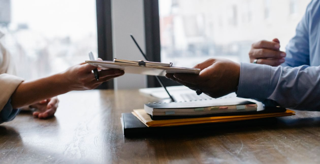 Bagian Deskripsi Terlalu Panjang dan Penuh Teks (Wall of Text)