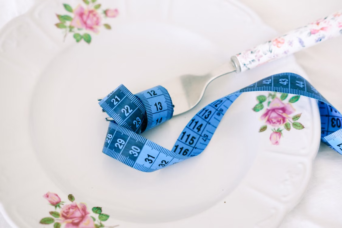 Menjalani Diet yang Terlalu Ketat