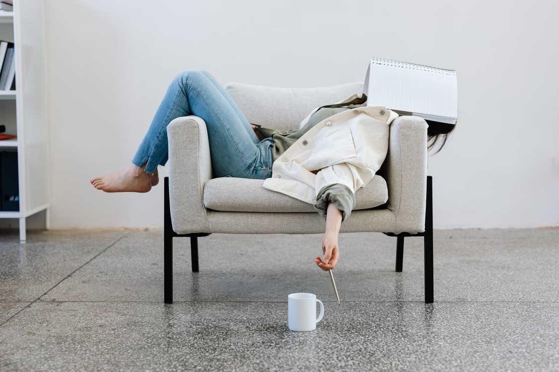 Cara Introvert Istirahat Setelah Pulang Kerja