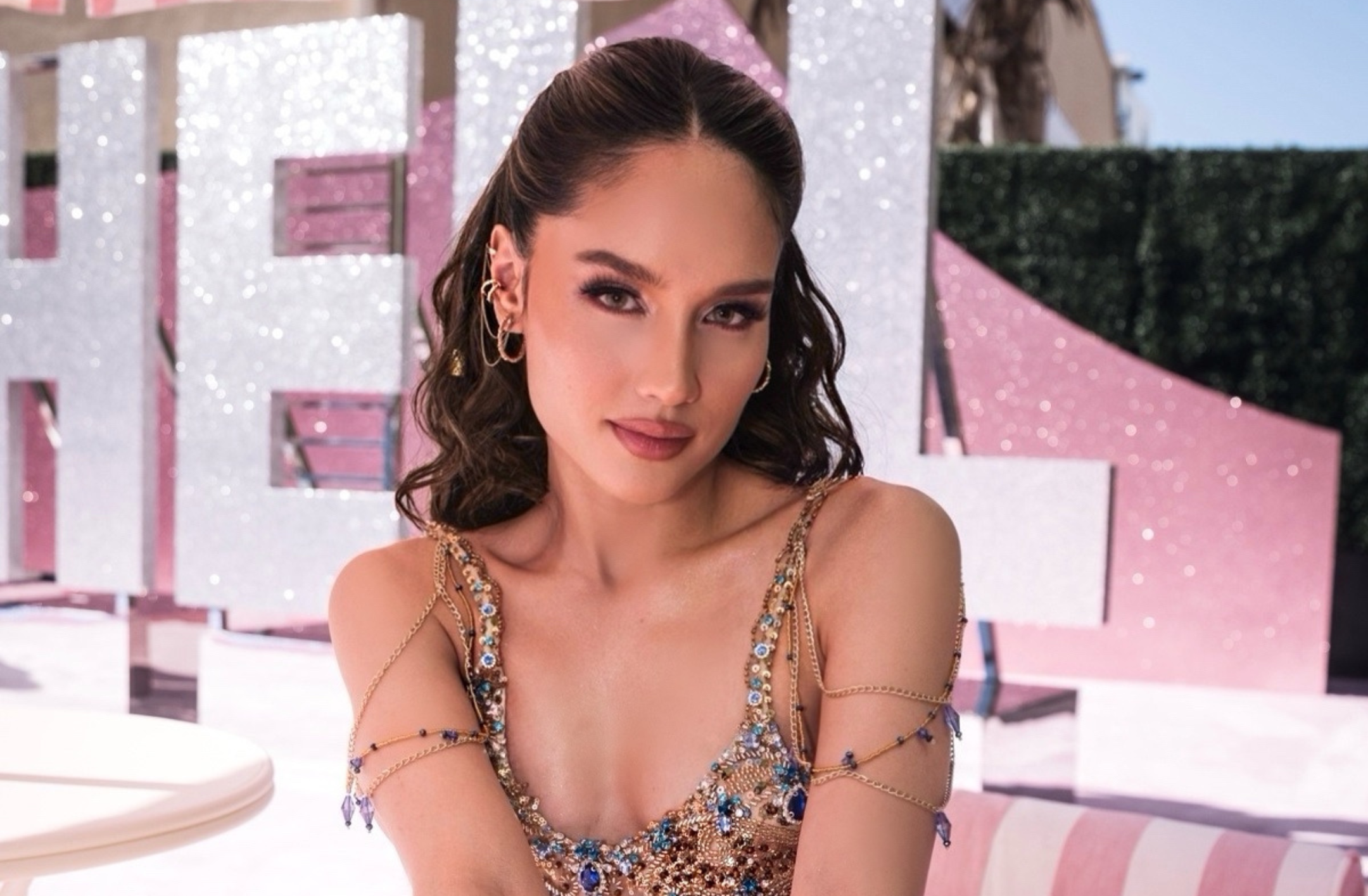 Cinta Laura Wakili Indonesia ke Victoria’s Secret Fashion Show 2026, Intip Gaya Glamornya