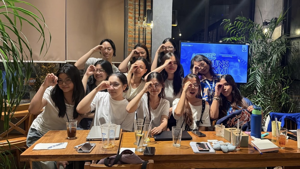 Mahasiswa AIESEC in UPNVJ Jadi Relawan Pendidikan di Vietnam, Bantu Anak-Anak Belajar Bahasa Inggris