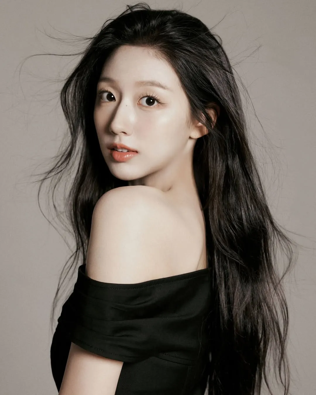 Jeong Ye In sebagai Cheon Jang Mi