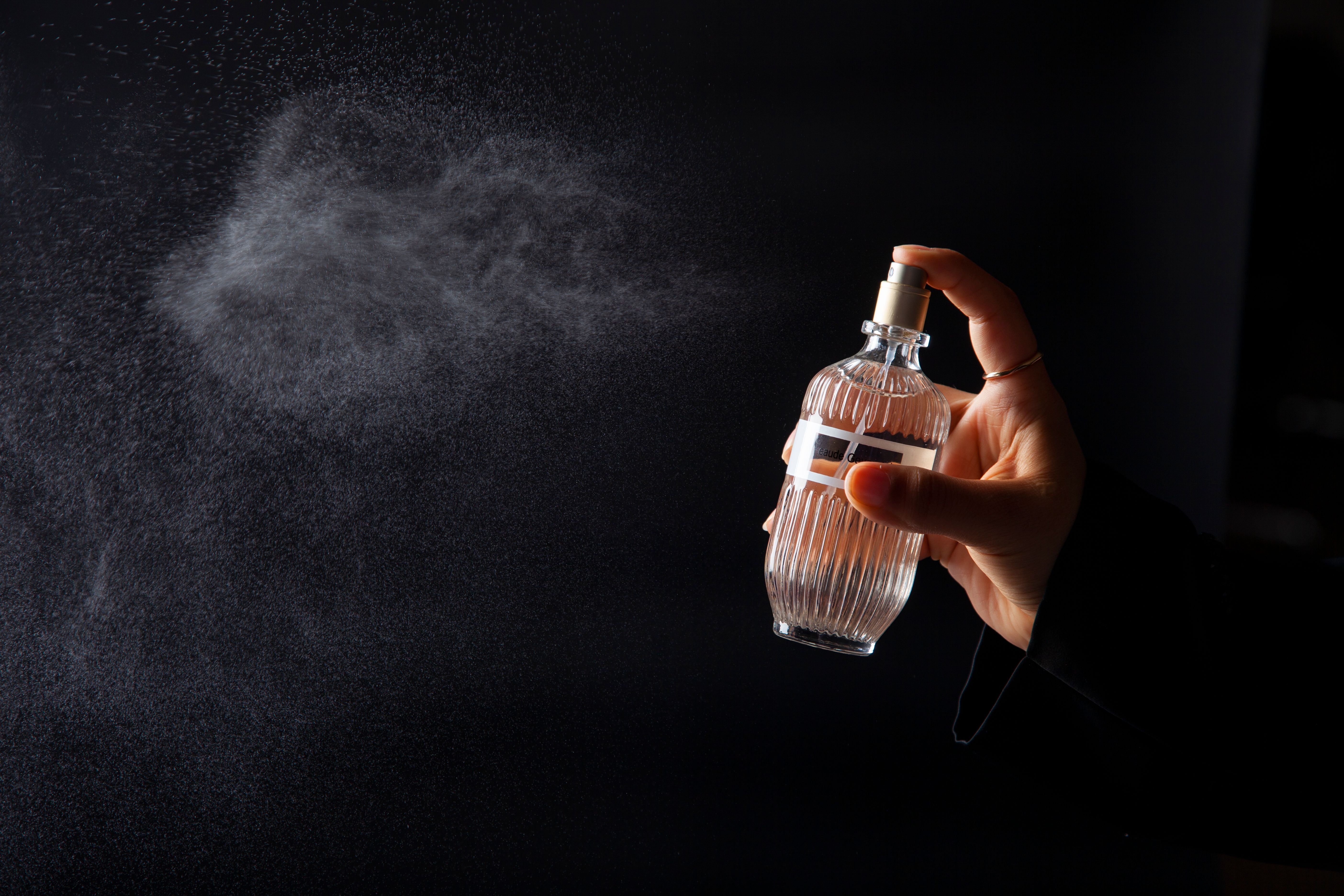 Suka Parfum Fresh dan Manis? Ini 5 Parfum Lokal Fruity yang Wajib Kamu Coba!